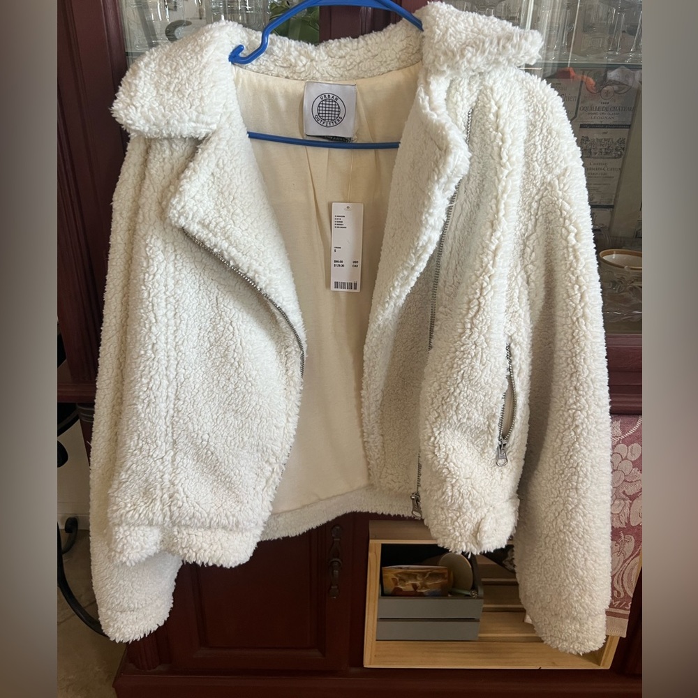 URBAN OUTFITTER  Sherpa zip up jacket